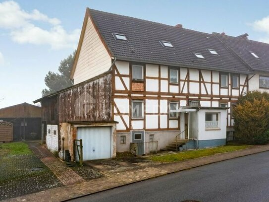 Handwerker aufgepasst! DHH mit viel Potenzial, Garten, Garage, Carport und Stellplatz in Einbeck