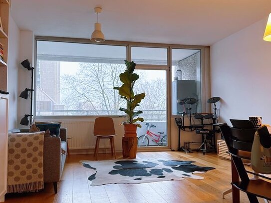 Sanierte 3 Zimmerwohnung mit Balkon und TG-Stellplatz unmittelbar vom Rheinparkcenter