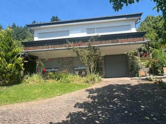 Top-Gelegenheit! Einfamilienhaus mit ELW und traumhaften Blick in Bad Sobernheim zu verkaufen.