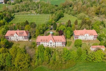 Schloss Lenoir - Wohnen mit Service für junge Senioren barrierefrei / WHG Nr. 38