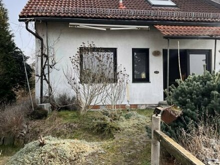 Kleine, unterkellerte Doppelhaushälfte in Französisch-Buchholz zu verkaufen