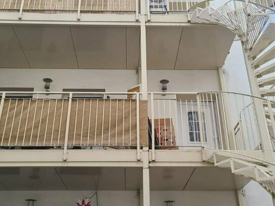 2-Raumwohnung mit Balkon im Hinterhaus