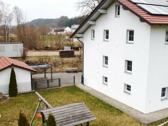 Ihr Traum vom Eigenheim! Modernisierte DHH mit schönem Garten und Doppelgarage in ruhiger Lage