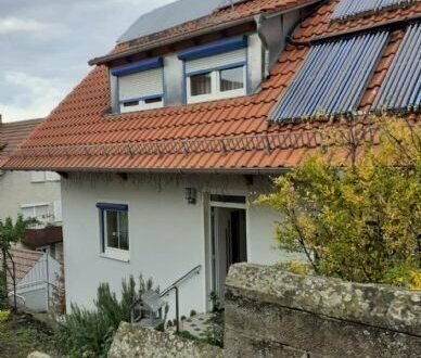 Schönes ,saniertes EFH mit PV-Anlage und vielen Extras wartet auf Sie