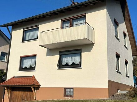Wohnhaus mit 2 Garagen in sonniger Lage in Wehingen