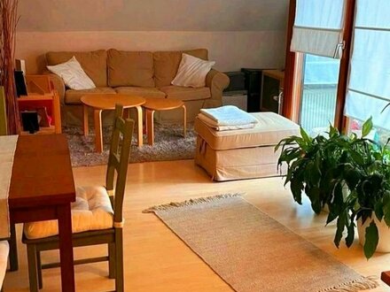 Sehr schöne 2 Zimmer Wohnung mit Top Lage in Hockenheim zu verkaufen . PROVISIONSFREI !