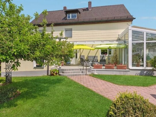 Gepflegtes Ein-/Zweifamilienhaus mit schönem Garten im begehrten Regensburger Westen