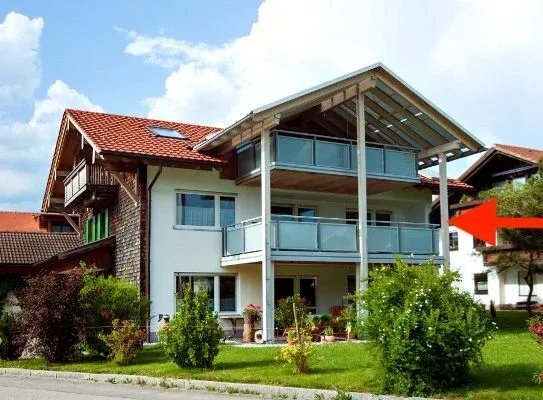 2,5-Zimmer Wohnung - überdachter Balkon mit Alpenpanorama, Südseite