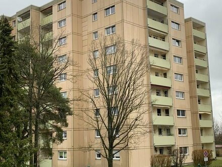 4-Zimmer-Eigentumswohnung mit Loggia im 5. Obergeschoss (mit Lift)