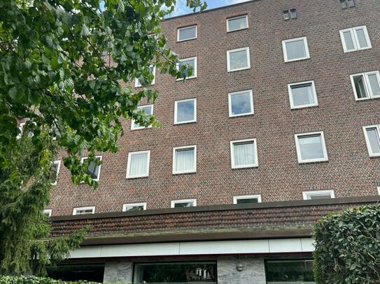 Schöne und hochwertige 5 Zimmer Eigentumswohnung in ruhiger Lage von Barmbek – frei lieferbar