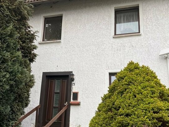 Bezugsfertiges Reihenmittelhaus mit 2 Garagen