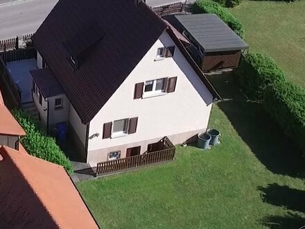 Liebevoll gepflegtes Einfamilienhaus mit Garten, gute Verkehrsanbindung, zu verkaufen