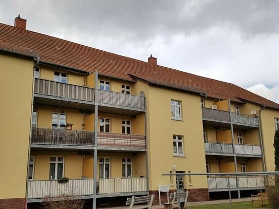 Helle 2-Raum-Wohnung mit Balkon Nähe Sportpark zu vermieten!