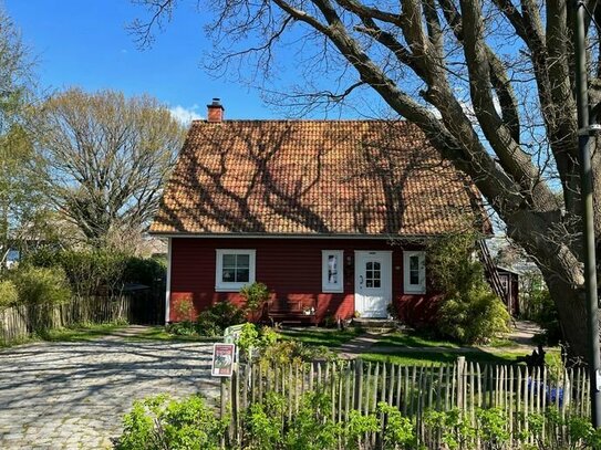 Idyllisches Schwedenhaus am Bodden in Wieck a. Darß