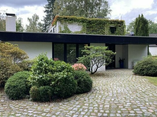 Anmutung klassischer Moderne: Einfamilienhaus in Hamburg-Ohlstedt provisionsfrei zu verkaufen