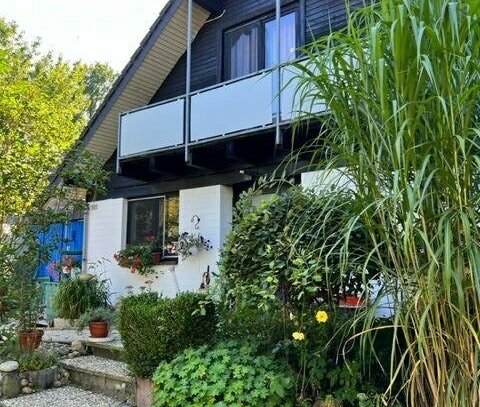 charmantes Einfamilienhaus mit Vollkeller u. Garagen auf schönem Grundstück, 3 Etagen Fussbodenheizung ideal für Umstel…
