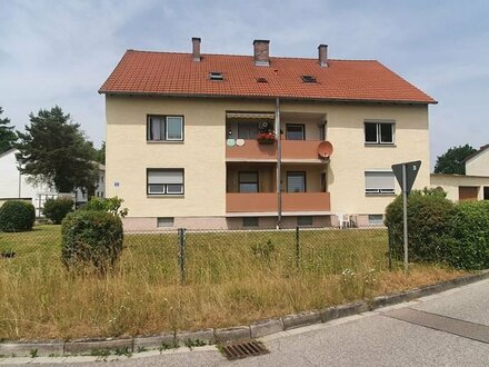 Provisionsfrei! Helle, gepflegte Hochparterre- 3 Zimmer Wohnung, neu renoviert (2023) mit Gartennutzung, Stellplatz und…