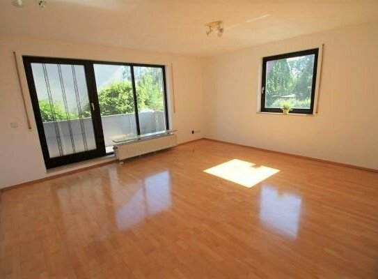 ** gemütliche 3 Zimmer Wohnung mit Balkon und Carport Fürth-Ronhof**