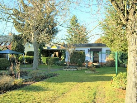 Baugrundstück mit Bungalow im Musikerviertel von Teltow