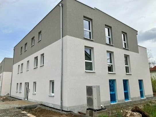 Erstbezug - Wohnen im Grünen - große Dachterrasse