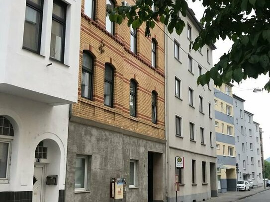 GROßE ETAGEN WOHNUNG -WG GEEIGNET-