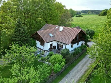 Idyllisches Haus mit Garten am Ortsrand