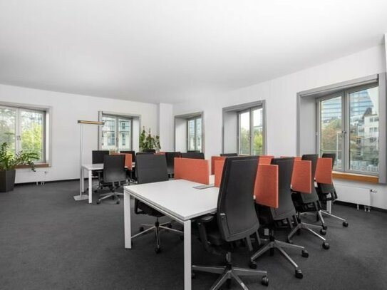 Buchen Sie sich einen eigenen Schreibtisch in Regus Dusseldorf, Neuer Zollhof