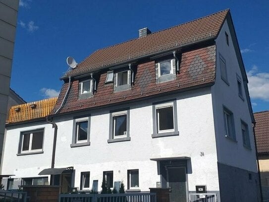 Freistehendes Haus mit 254m² für den kleinen Geldbeutel durch Eigennutzung plus gute Mieteinnahme