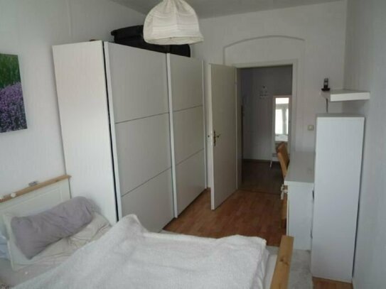 2 Raum Wohnung mit EBK / Laminat / Wanne im Waidmühlenweg / Erfurter-Mühlenviertel *WG-geeignet*