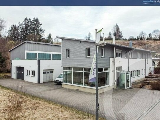 Markante Gewerbeimmobilie mit Wohnung für flexible Nutzungsmöglichkeiten in Zwiesel