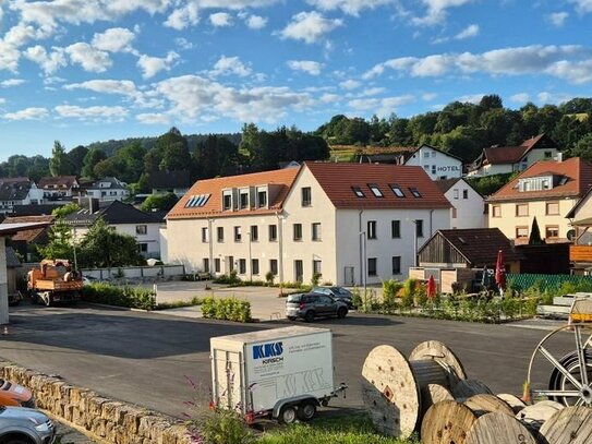 NUR NOCH EINE EINHEIT VERFÜGBAR! Gewerbefläche für Büro , Praxis oder Dienstleistungen zu vermieten!