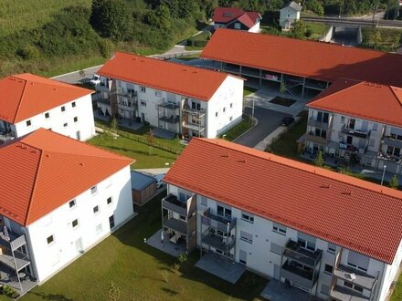 2-Zimmer-Neubau-Wohnung mit privatem Garten (145qm!) und Terrasse in Beratzhausen! Frei ab 01.04.