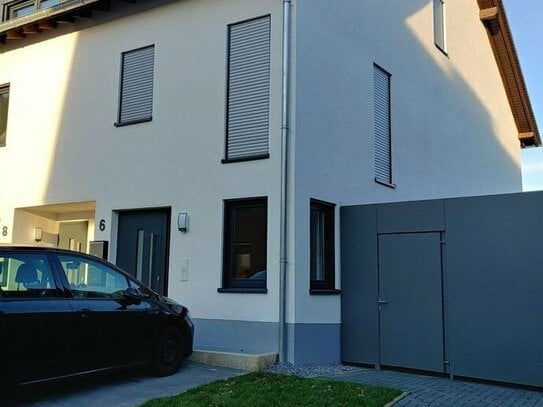 Erstbezug - Großzügig geschnittene 3 Zimmer Wohnung in Bonn-Duisdorf mit Terrasse und Gartennutzung