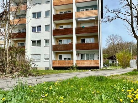 WUNDERSCHÖN SANIERTE WOHNUNG ! - LIFT - GROßER BALKON - KELLERRAUM - ZENTRALE LAGE