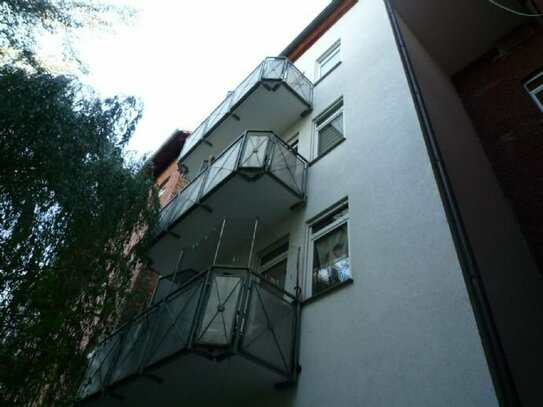 Modernisierte Zwei-Raum-Wohnung mit Balkon zu verkaufen (WE 3)