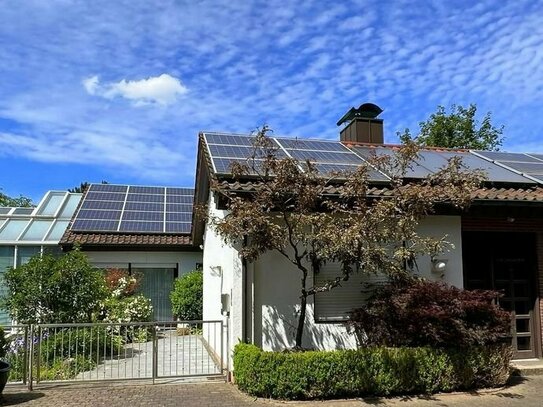 Rammelsbach: Hochwertig ausgestattetes Einfamilienhaus mit angeschlossenen Büroräumen