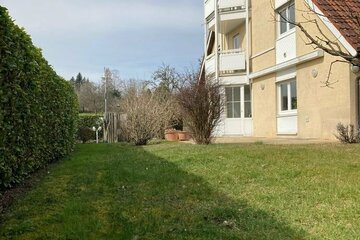 Sonniges, exklusives Reiheneckhaus mit großem Garten in ruhiger Lage.