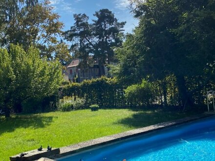 Adresslage am Erlanger Burgberg! Freistehendes Einfamilienhaus mit unverbaubarem Blick und einzigartigem Grundstück