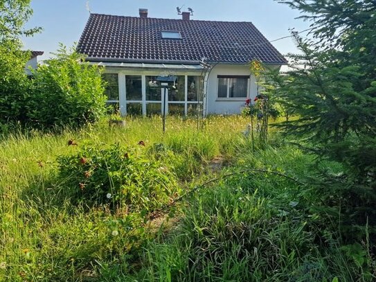 Wohnhaus im Naturgarten in Mengen