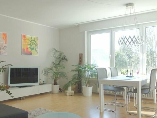 BONN-PLITTERSDORF sehr schöne 2 Zimmer-Wohnung 67 qm mit Balkon