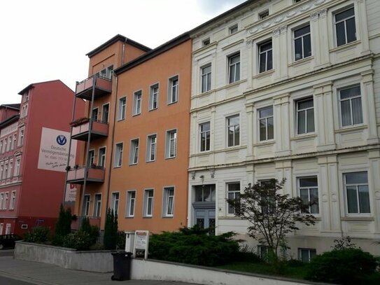 RESERVIERT! Große Wohnungen mit Balkon und Stellplätze mitten in der Stadt! Vollvermietetes Mehrfamilienhaus zur Kapita…