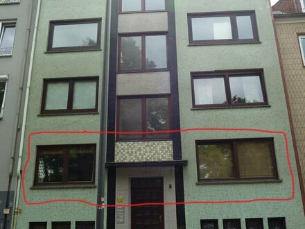 * Wohnung 4 Zimmer / Küche / Bad 104qm + Keller