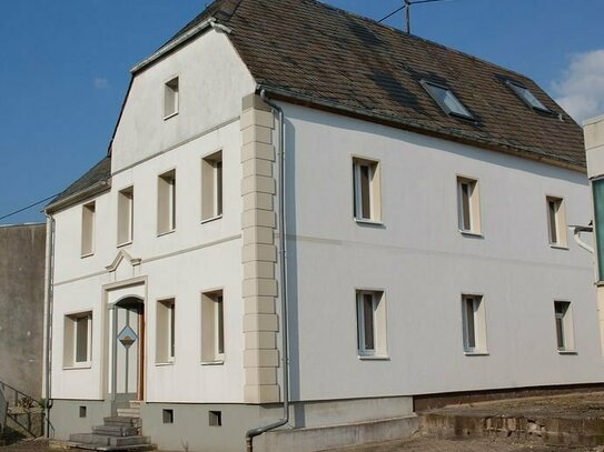 Steinhaus mit 115 qm. Halle zum Vollständigen Innenausbau