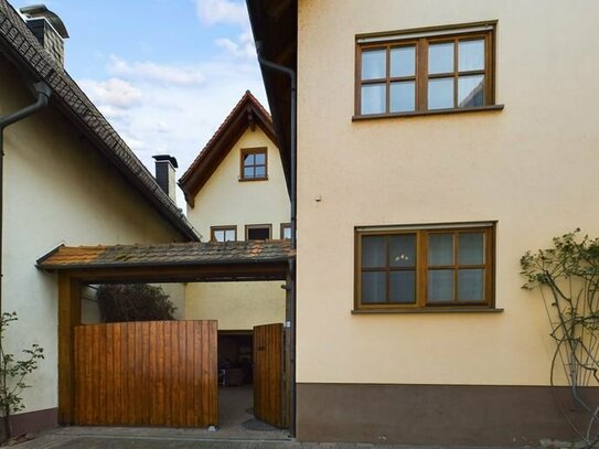 Einladendes Zuhause mit idyllischem Innenhof und modernem Komfort!