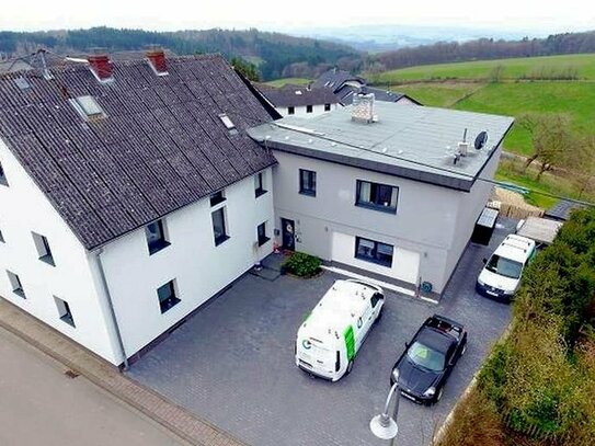 Nürburgring, Eifel, hier wartet Ihre neue Existenz, Haus mit 6 Ferien- Apartments und exklusivem Wohnhaus mit Weitblick…