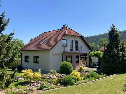 Interessantes Einfamilienhaus mit traumhaft schönem Grundstück am Waldrand in Arnstadt/ OT Dosdorf zu verkaufen/ Reserv…