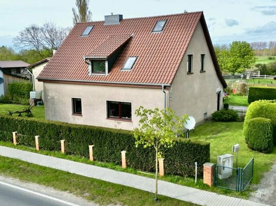 Naturnahes Wohnen: Großzügiges Wohnhaus mit vielen Extras