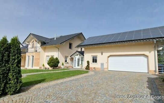 Anwesen mit Wohnhaus, Pool, Doppelgarage, 30 kW/p PV-Anlage und Halle N. Plattling *****