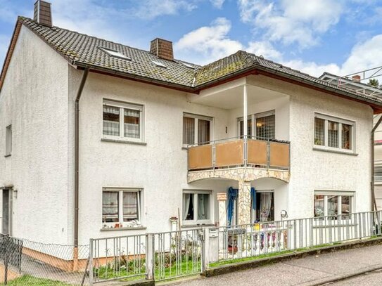 Viel Platz! Gepflegtes Zweifamilienhaus mit großem Garten