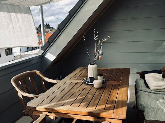 Helle 2-Zimmer DG Wohnung mit Dachterrasse